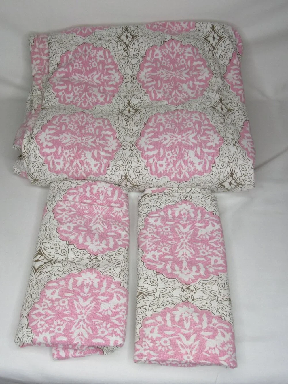 Pottery Barn Teen Pink Medallion Full Queen Duvet Cover 2 Standard Shams
